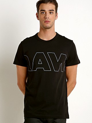 Model in dk black G-Star RC Kremen T-Shirt