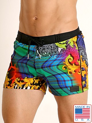 Model in print Sauvage Como Italia Florentine Swim Short