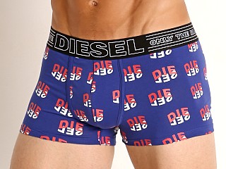 Model in berry Diesel Damien Trunk