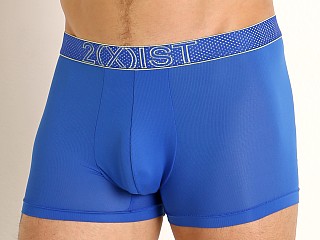 Model in blacklight blue 2xist Speed Dri Mesh Trunk