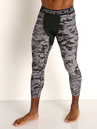 Model in black/grey camouflage Under Armour HeatGear Armour 3/4 Leggings Black/Grey Camo