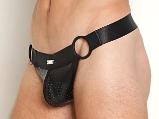 Model in black STUD Malo Thong