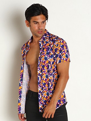 Model in violet/amber floral St33le Stretch Jersey Knit Short Sleeve Shirt Violet/Amber