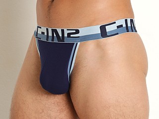 Model in nando navy C-IN2 Mesh Thong