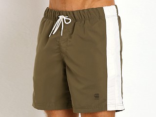 Model in combat G-Star Vinvis Atlantic Beach Shorts Kelly