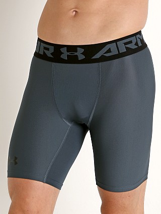 Model in wire Under Armour 2.0 Mesh Front Compression Short