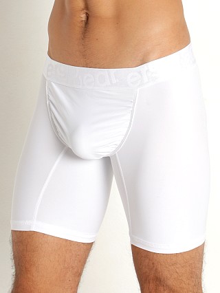 Model in white Ergowear FEEL XV Midcut