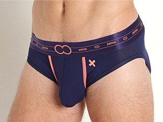 Model in midnight 2EROS X-Series Brief