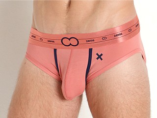 Model in rose gold 2EROS X-Series Brief