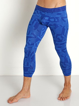 Model in blue print Timoteo Active Sport Compression Legging