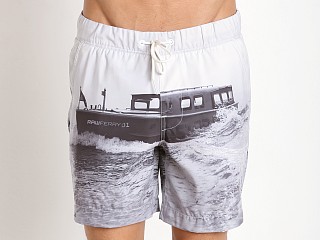 Model in light chalk G-Star Yoshem Raw Ferry Beach Shorts