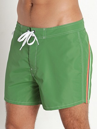 Model in amazon green Sundek 14" Classic Low-Rise Boardshort