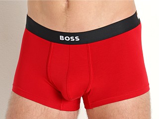 Model in magenta Hugo Boss Trunk Smooth