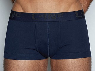 Model in niko navy C-IN2 Core Trunk