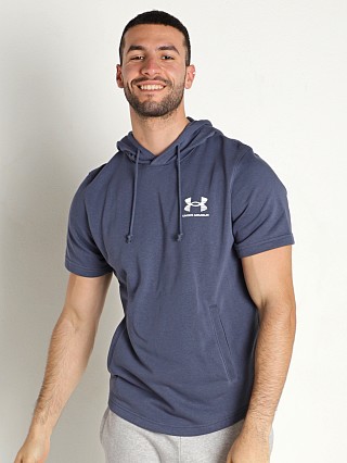 Model in downpour gray/onyx white Under Armour Rival Terry Short Sleeve Hoodie Downpour Gray/Onyx