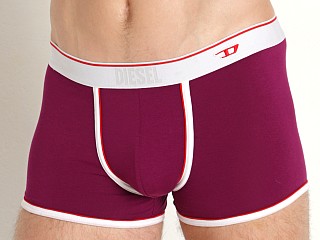 Model in plum Diesel Damien Trunk