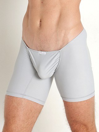 Model in silver Ergowear FEEL GR8 Midcut