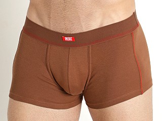 Model in brown Diesel Damien-R Trunk