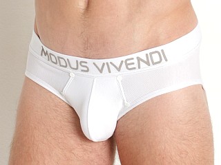 Model in white Modus Vivendi Jeans Classic Brief