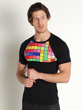 Model in multicolor Modus Vivendi Inclusive T-Shirt