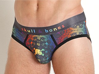 Model in print Skull & Bones Rainbow Bandana Brief