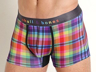 Model in print Skull & Bones Rainbow Plaid Trunk