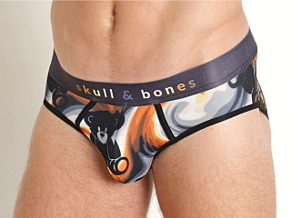 Model in print Skull & Bones Teddy Bear Brief