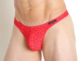 Model in maze orange Olaf Benz Blu 2251 Swim Thong