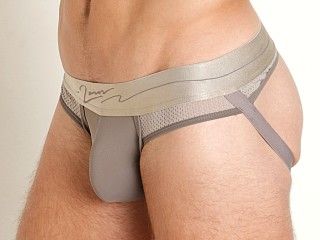 Model in string brown 2eros Aktiv Boreas Jockstrap