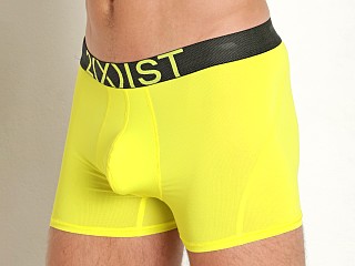 Model in sulphur spring 2xist Speed Dri Lightning Low-Rise Trunk